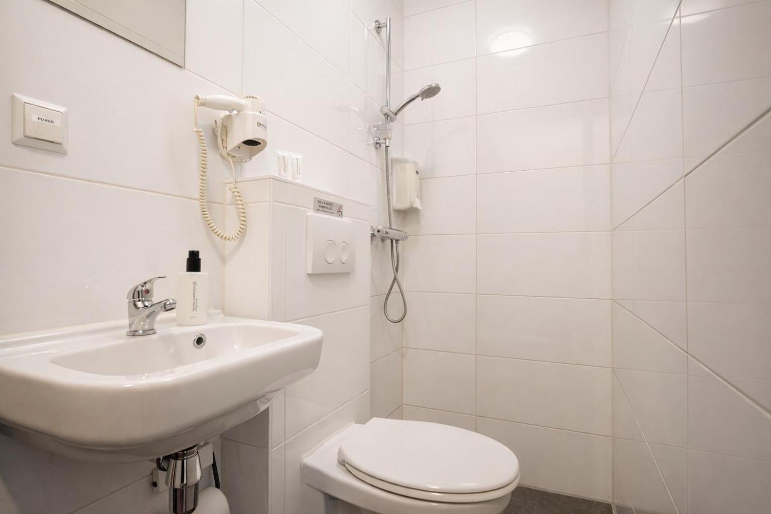 Doppelzimmer – Hostel-Gebäude